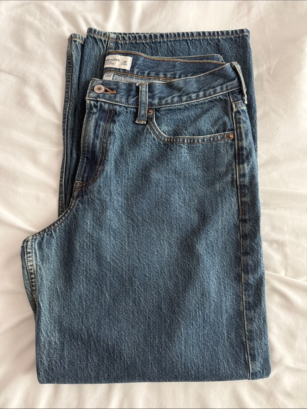 A&F Curve Love Low Rise Ultra Loose Jean (Dark Marble)
